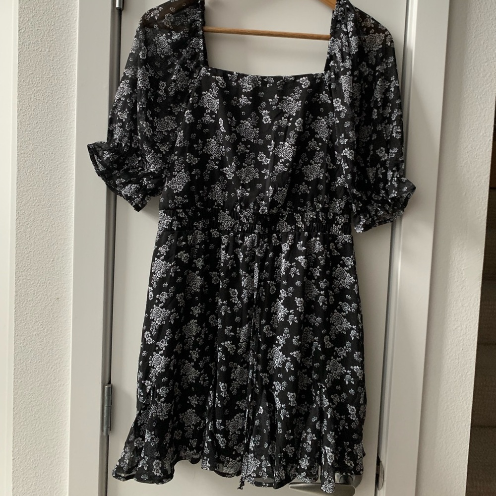 NWT Francesca’s Black Floral Dress